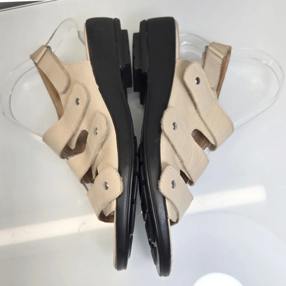 Gravity Defyer Strappy Sandals 9.5M Beige Leather‎ Versoshock Comfort Orthopedic